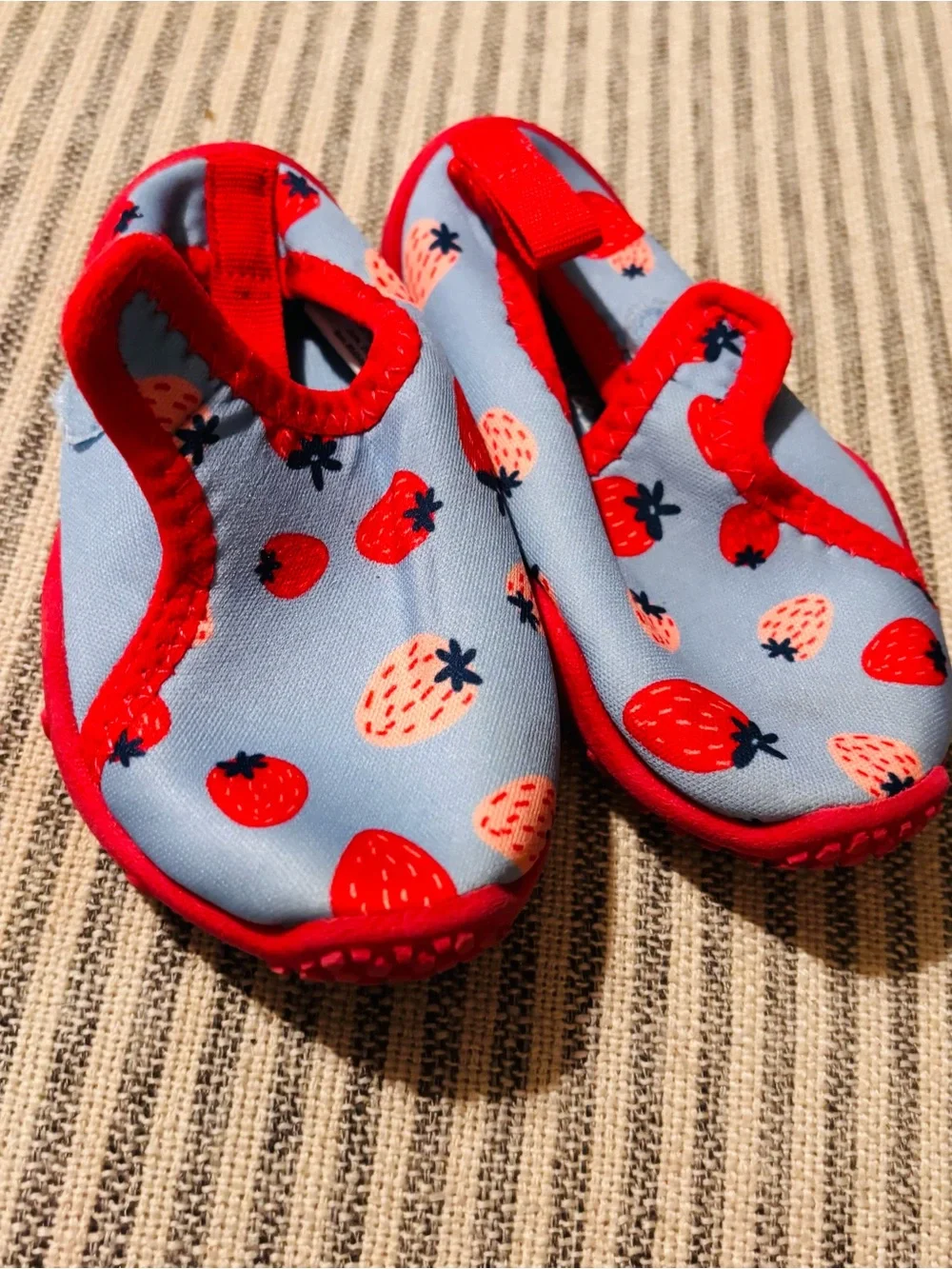 Disney pair water